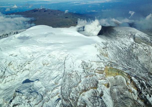 女孩「遭火山泥困住」生前最後遺言曝光！攝影師挨罵親揭「為何沒救她」