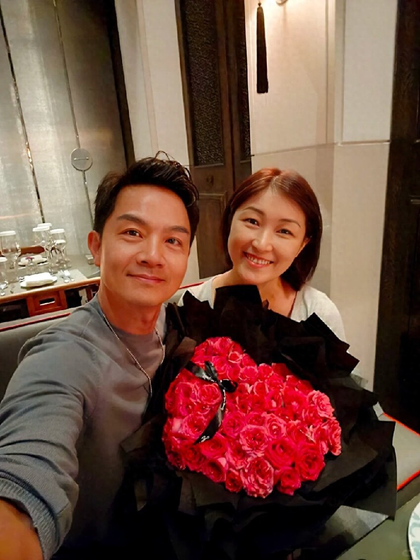 不靠拍戲賺大錢！香港明星夫妻手握多套房產，成圈中隱形富豪