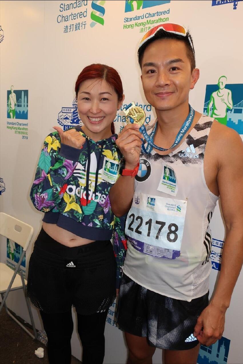 不靠拍戲賺大錢！香港明星夫妻手握多套房產，成圈中隱形富豪