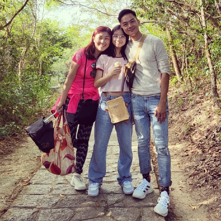 不靠拍戲賺大錢！香港明星夫妻手握多套房產，成圈中隱形富豪