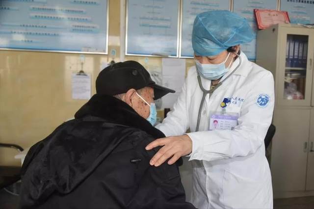 消化科醫師:請老人家停止吃這些水果,吃得更多,癌細胞越旺盛