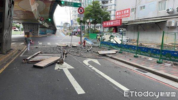 快訊／聯結車撞破忠孝橋！35噸鋼材「砸爛橋下2台車」...駕駛曝「釀禍原因」秒被逮捕