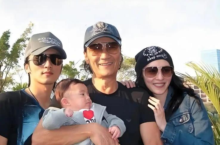 難怪被懷疑是張柏芝三胎生父，謝賢遺囑曝光，這次王菲輸的不冤