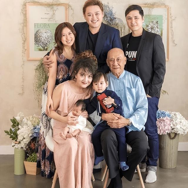 TVB老戲骨自曝不獲續約，晚年供養長子一家，曾為養家放棄男主角