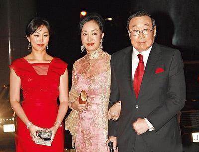 嫁入豪門連生4胎！ 78歲女星「容忍丈夫找小三」，苦熬43年獨攬70億笑到最後...