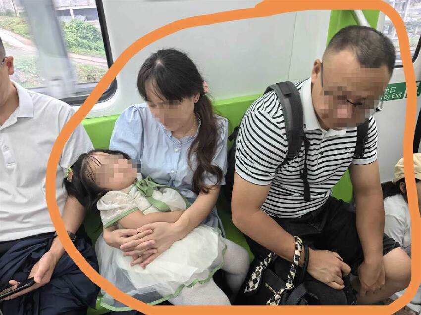 捷運讓座抱孩媽!下秒「隔壁阿北身份」曝光…我秒崩潰:善意錯付了