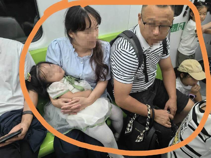 捷運讓座抱孩媽!下秒「隔壁阿北身份」曝光…我秒崩潰:善意錯付了