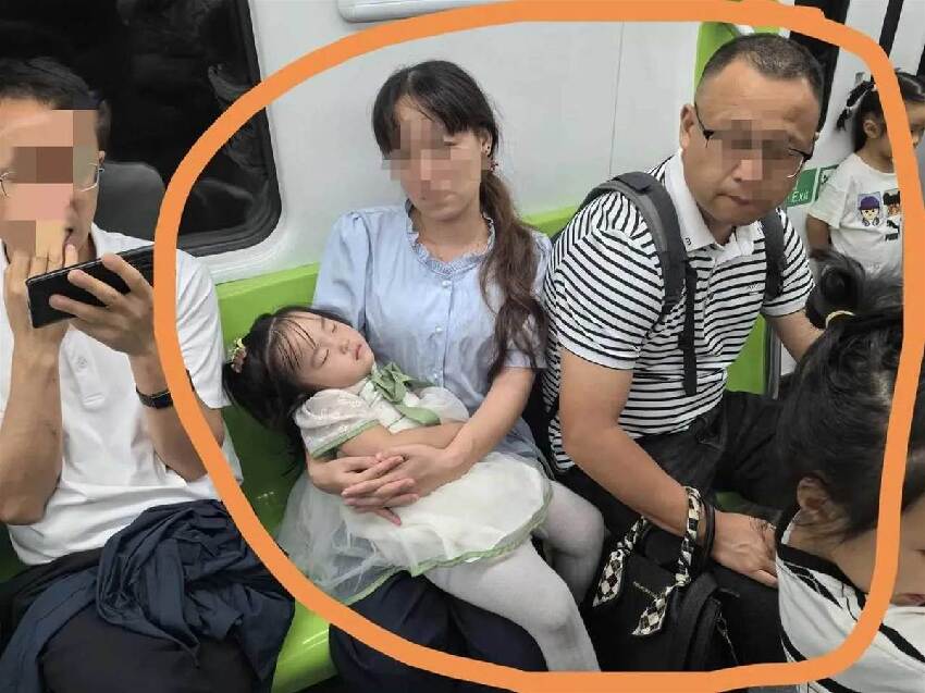 捷運讓座抱孩媽!下秒「隔壁阿北身份」曝光…我秒崩潰:善意錯付了