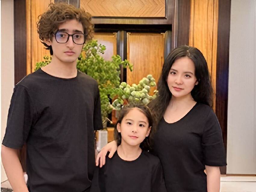 迪拜「億萬繼承人」放棄繼承家業，甘願娶中國「大16歲二婚女」，如今怎樣