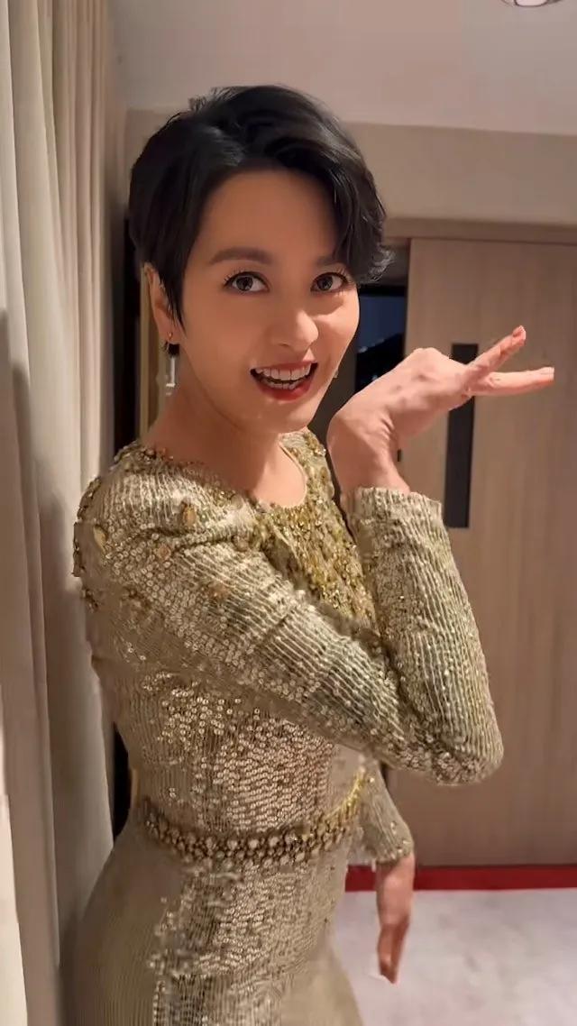 49歲梁詠琪慶生照狀態驚艷!10歲女兒搶鏡,古天樂李心潔罕見同框