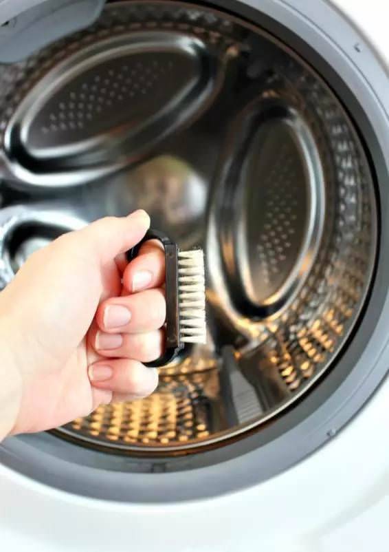 洗衣機太久沒清洗，只會越洗越髒！教你1招，洗衣機立刻乾淨！