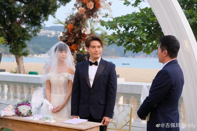 TVB力捧小花游北京拍古裝寫真,初嘗豆汁被指反應太真實
