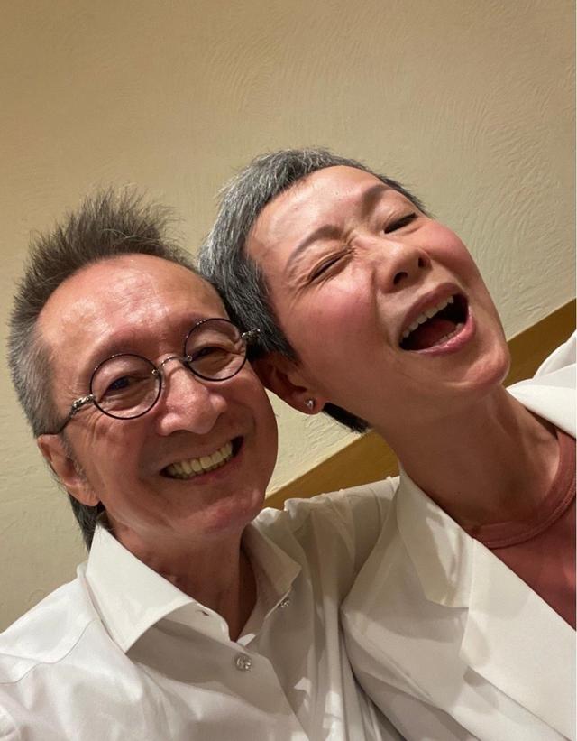 61歲葉童自揭拒將白髮染黑原因！怕醫美上癮被控制，真實優雅老去