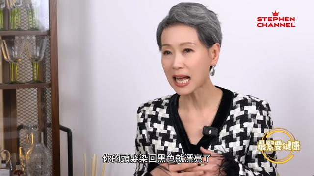 61歲葉童自揭拒將白髮染黑原因！怕醫美上癮被控制，真實優雅老去