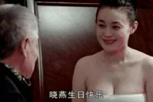 關婷娜的「大」猶如管中窺豹，評論區不堪入目：齷齪的樣子真丑