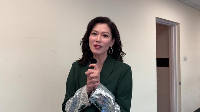 楊冪前公公從政拉票視頻曝光！攜妻及兒子劉愷威公布「叉燒政綱」