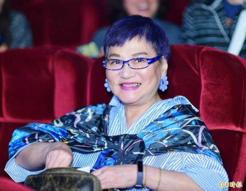 張小燕兩段婚姻皆不幸！中年喪夫守寡21年曝近況，女兒難忍壓力遠逃海外，她77歲空巢惡疾纏身太心酸