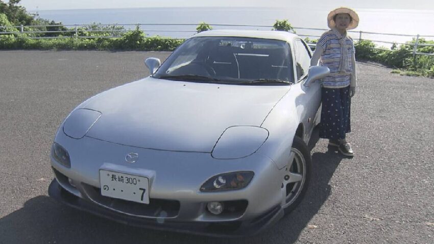 看頭文字D愛上RX-7 阿婆告別25年愛車 馬自達原廠霸氣接手「繼續送幸福」成為巡迴的「宣傳車」