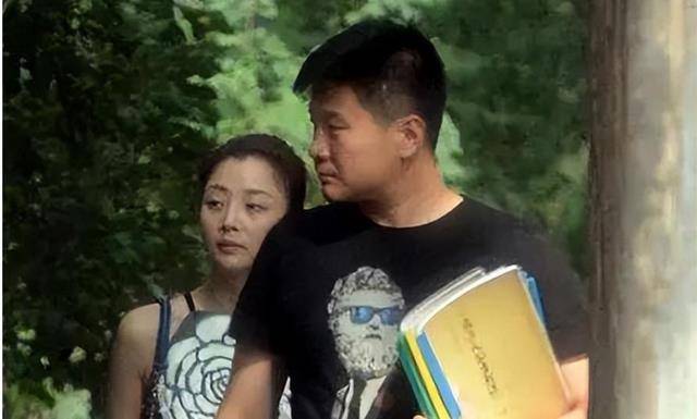 她被前夫拖累，現任戀愛又被拋棄，41歲無人敢娶的女星！顏值依舊被贊凍齡女神！