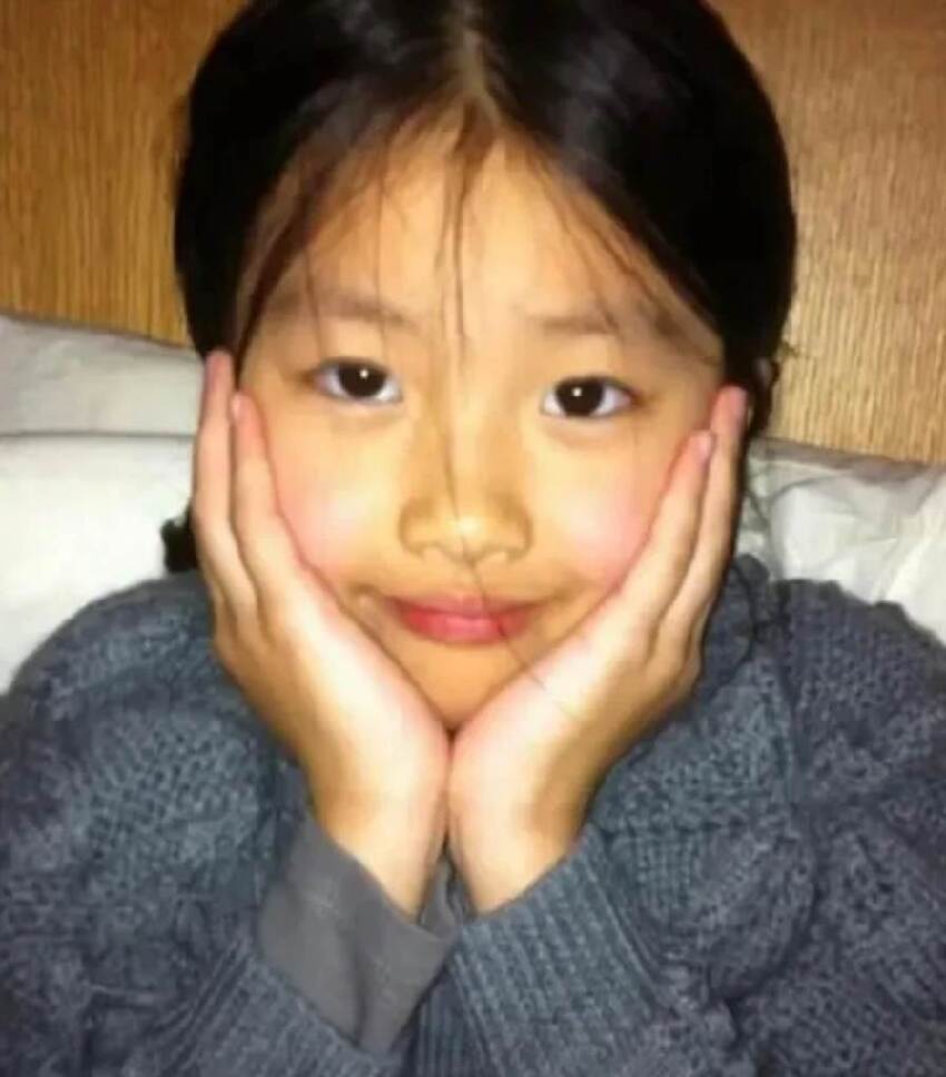 陳奕迅19歲女兒近照曝光，全網震驚：身價10億養出來的娃，居然長成了這樣……