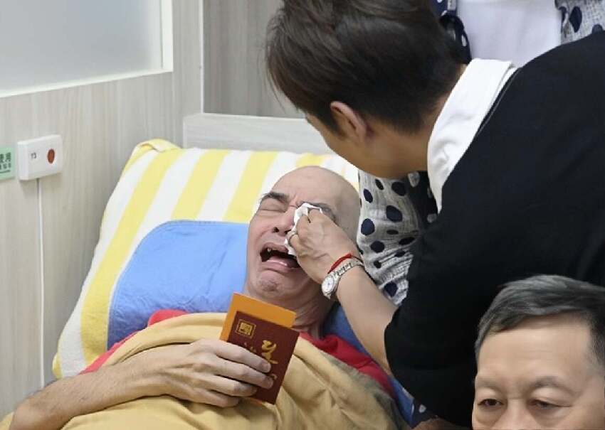 香港歌手「靚聲王」闢謠死訊，卧病在床積蓄將耗盡，計劃到內地養老