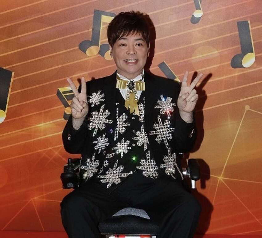 香港歌手「靚聲王」闢謠死訊，卧病在床積蓄將耗盡，計劃到內地養老