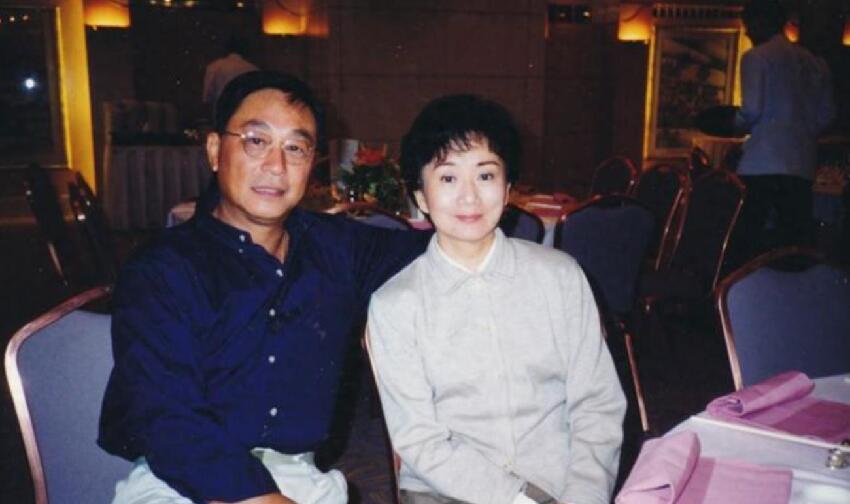 曾江遺孀焦姣近照曝光，過83歲生日仍優雅大方，獨居香港深居簡出