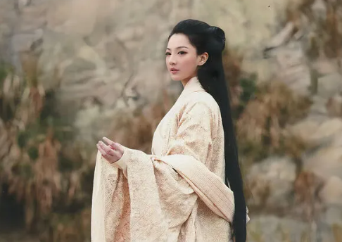 怕感冒影響演出！37歲女星爆「吃錯藥倒下」　罹2病「斷送演藝事業」