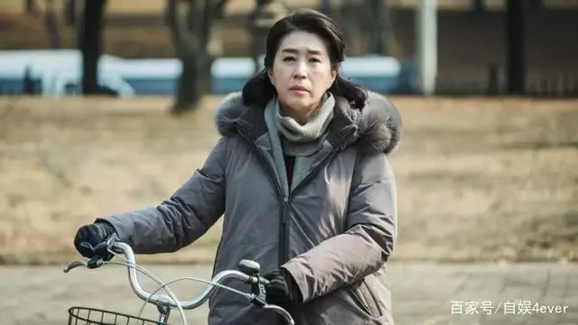 我50歲退休被嫌自私,老伴受不了提出AA生活,最近他突然給我紅包,才知道公婆中秋連假要來住到國慶,我笑著收拾好行李出發…