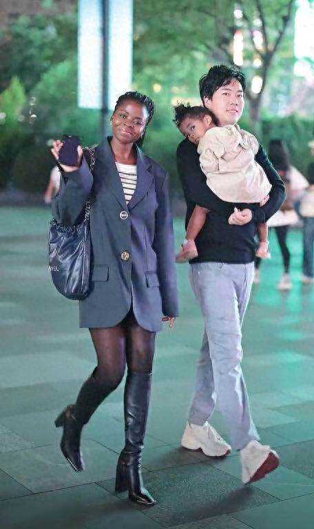 他娶非洲酋長女兒「娘家月給32萬零用錢」被酸入贅,5年後「現狀」令人刮目相看