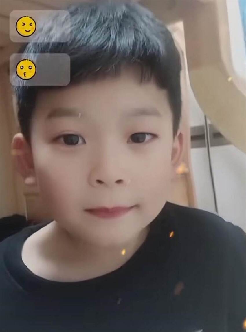 男童微創手術「被摘光6器官」！靠打點滴維生...母一夜白頭，「醫療記錄」曝光全網發毛