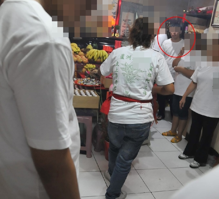 現場慘不忍睹！36歲啃老逆子不滿父母每月只給5000不夠花，竟37刀手刃雙親震動新北市，警方在工地抓獲兇手！