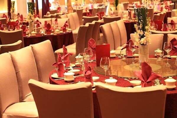 大姑把兒子寄住我家六年!他長大事業有成「年薪400萬」 我女兒最近結婚「看到他包的紅包」我傻了
