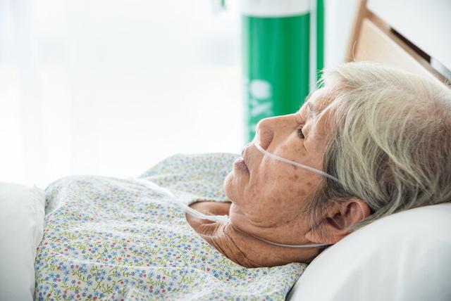 為什麼有人能感覺死期?醫生:人死前的一年,會出現這幾種感覺