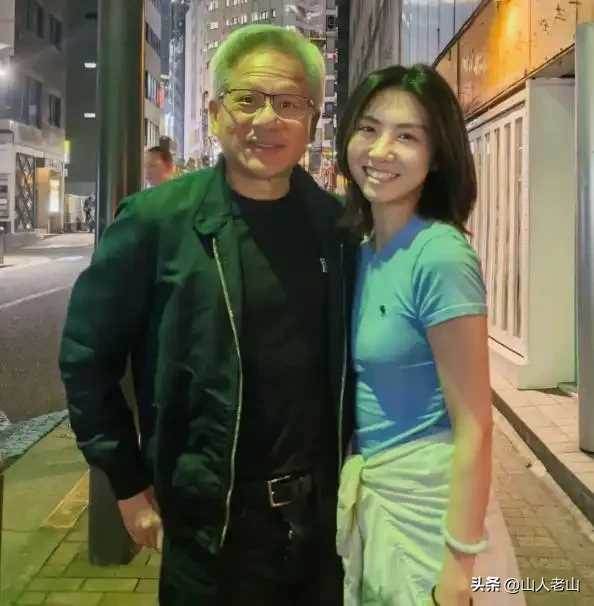 黃仁勳女助理被誤認為只漂亮！跟著跑完中國行後，網友才看懂：她才是真正的「人形顯示卡」