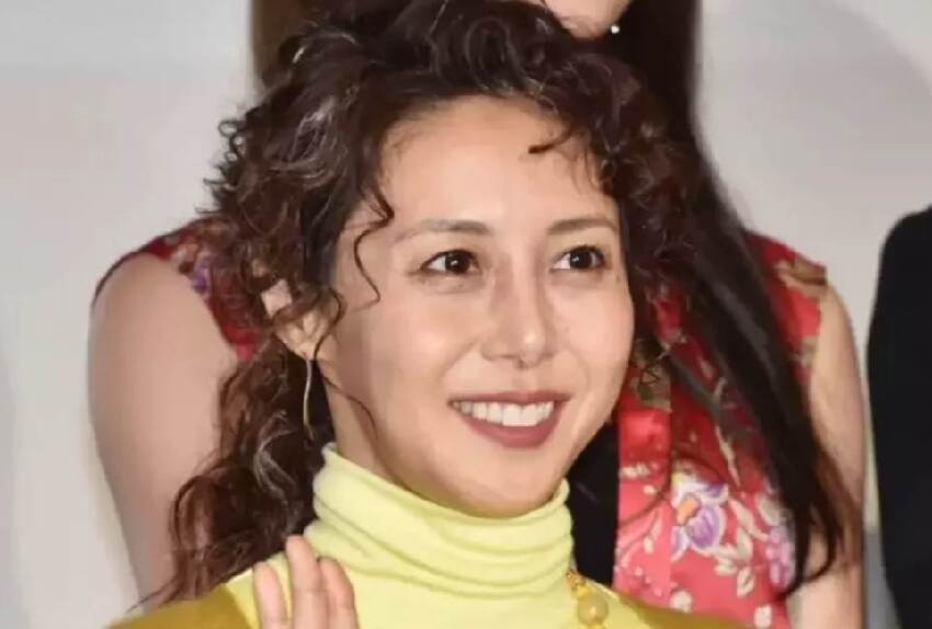 路邊驚見「氣質優雅美人」，他樂壞「認出是50歲女神」：當年紅遍全台灣！