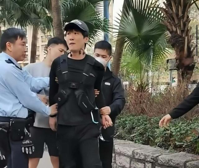 突發！香港知名男星因違法在街頭當眾被捕，轉行當外賣員賺錢養家