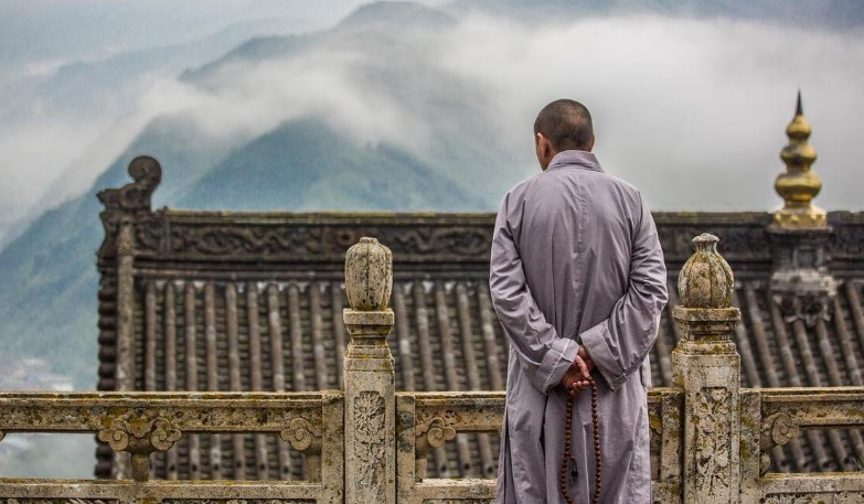 百歲高僧說：不管遇到什麼事，默念這五句話，上天會幫你渡過劫難