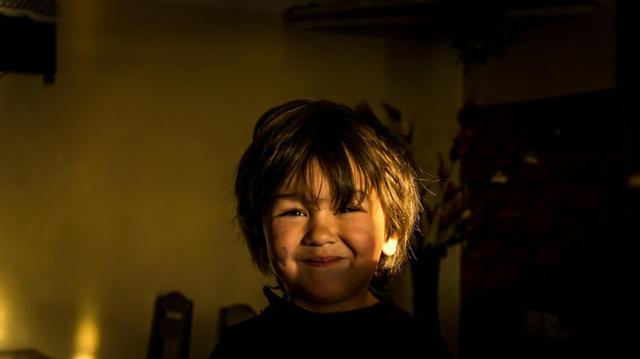 「媽,我后桌總用筆扎我」:孩子受委屈,媽媽這樣做,沒人敢再惹