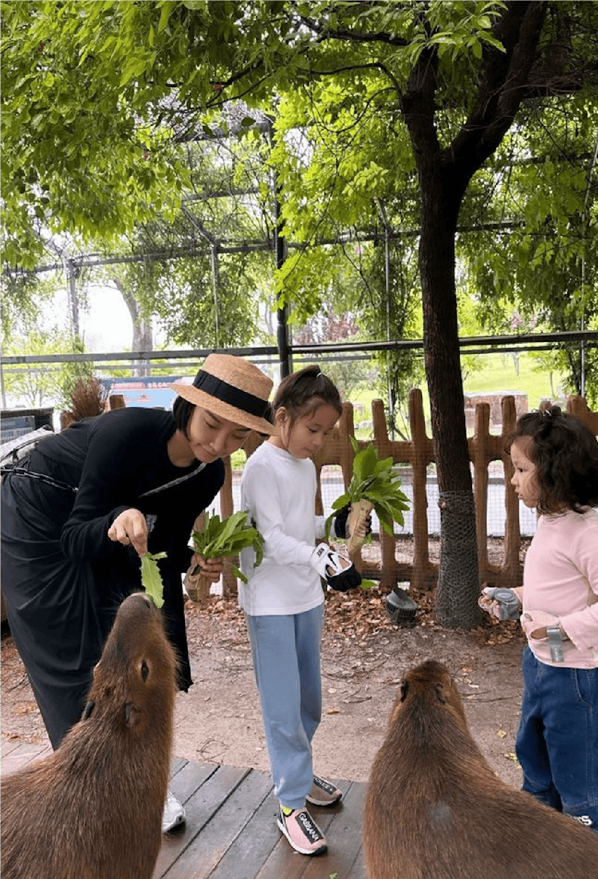 被「趕出」賭王家的平民兒媳，月入40萬年花百萬養女，拒找富二代