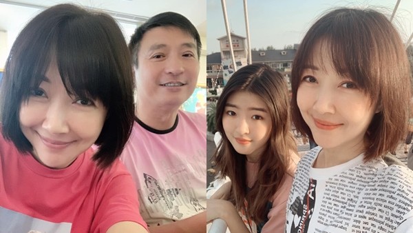 結婚20多年魅力不減！凍齡美魔女星驚收「富豪包養」私訊，超狂開價曝光，老公真實反應讓網笑翻！