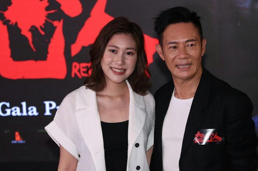 香港男星不舍讓女兒洗碗，平時非常疼愛她，擔心女兒戀愛中受傷害