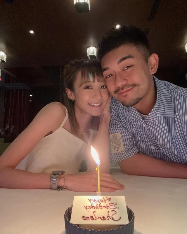 29歲TVB小花與男友結婚，宣讀誓言時感動到哭，自爆已約滿離巢