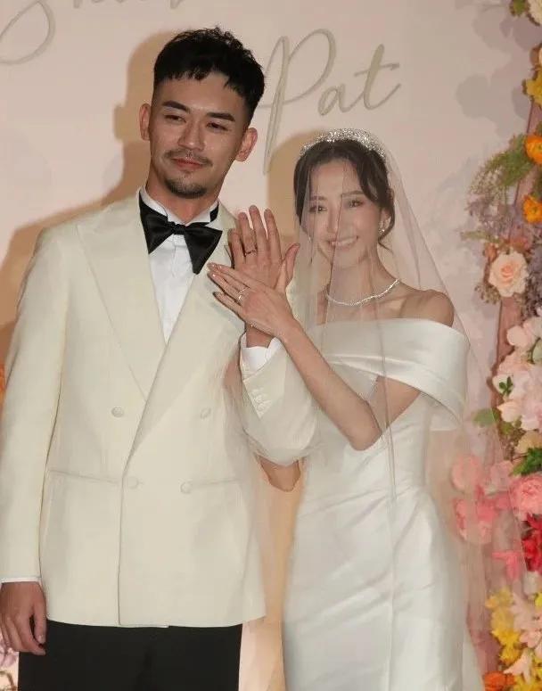 29歲TVB小花與男友結婚，宣讀誓言時感動到哭，自爆已約滿離巢