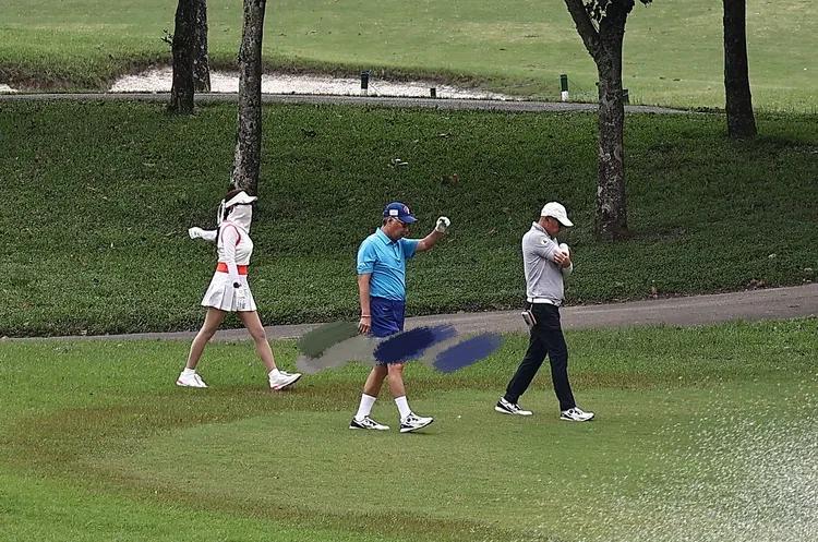 台媒曝75歲郭台銘被50歲中女蓄意勾引！女方離異帶娃，顏值不及正室