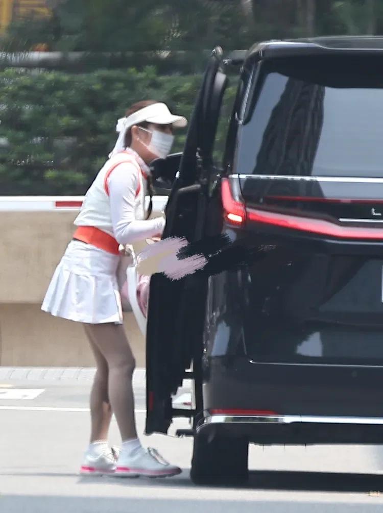 台媒曝75歲郭台銘被50歲中女蓄意勾引！女方離異帶娃，顏值不及正室