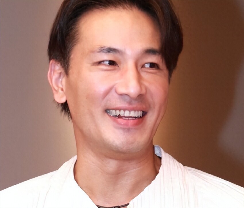 突傳死訊！46歲台灣男星在家突然沒心跳去世，死因系急性血癌，經紀公司證實