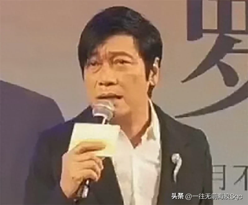 60歲羅嘉良無錫商演太掉價，穿千元增高鞋，發福明顯老太多！