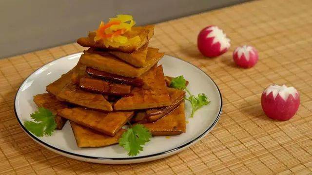 查出甲狀腺結節,不能吃豆腐幹?醫生提醒:保護甲狀腺,4種菜不建議吃
