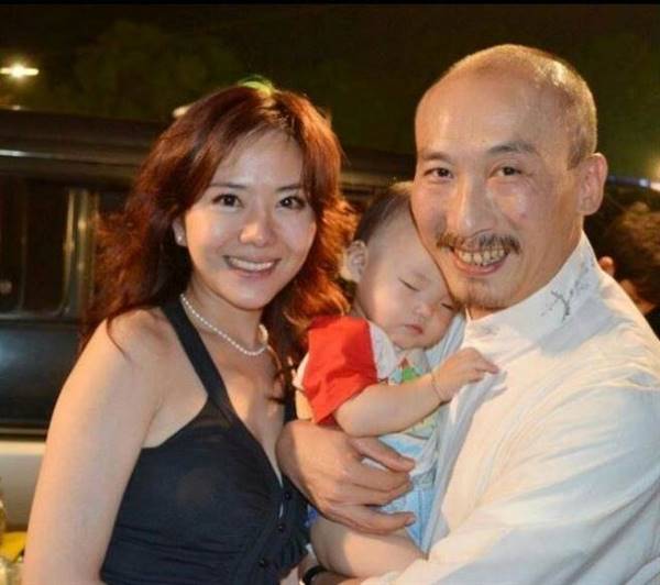 小潘潘爆結婚5年，不是人幹的，當年風光嫁大亨老公，如今顏面神經失調像漸凍人